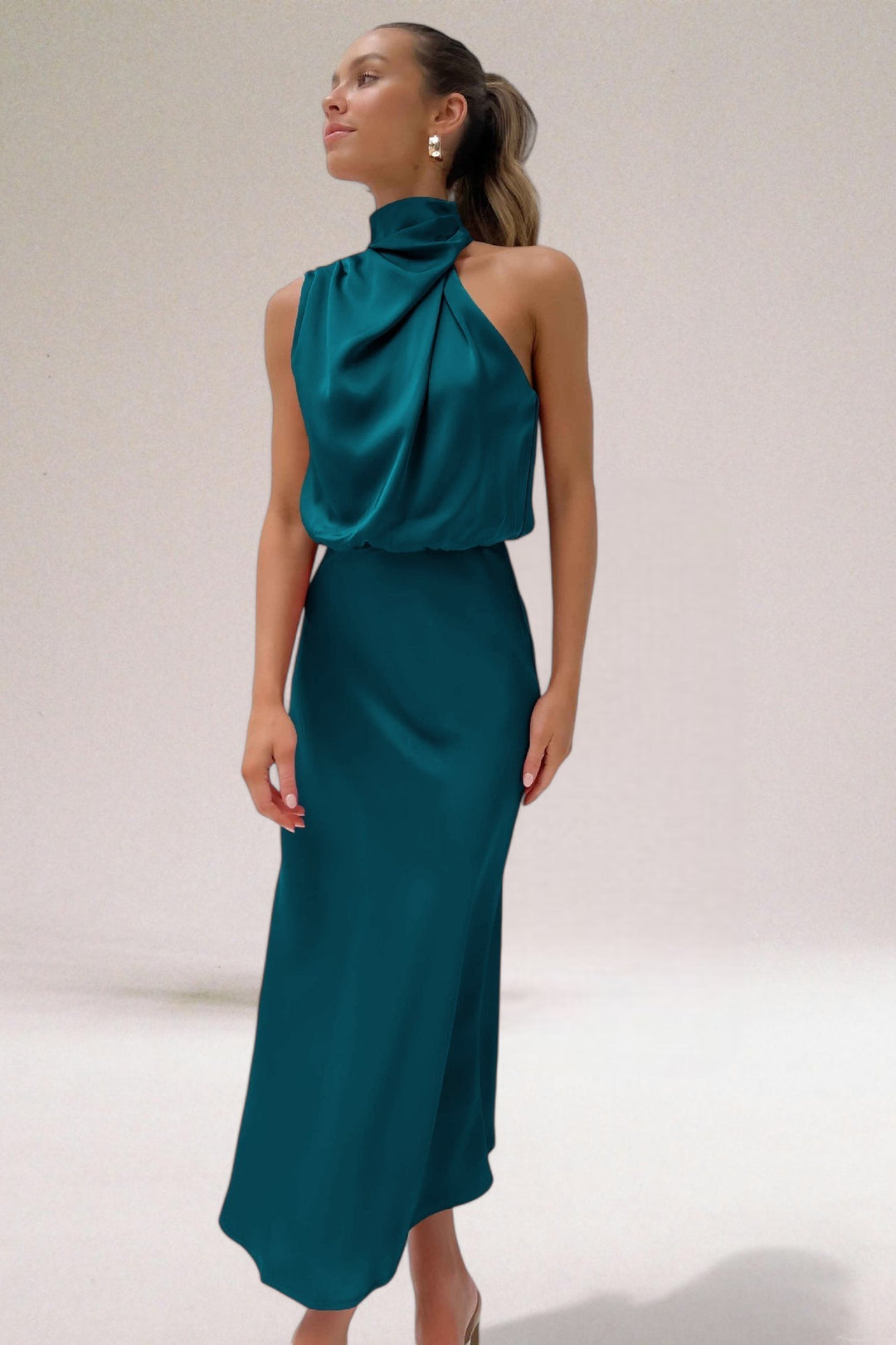 Flavia™ - Vestido Halter  Glamour