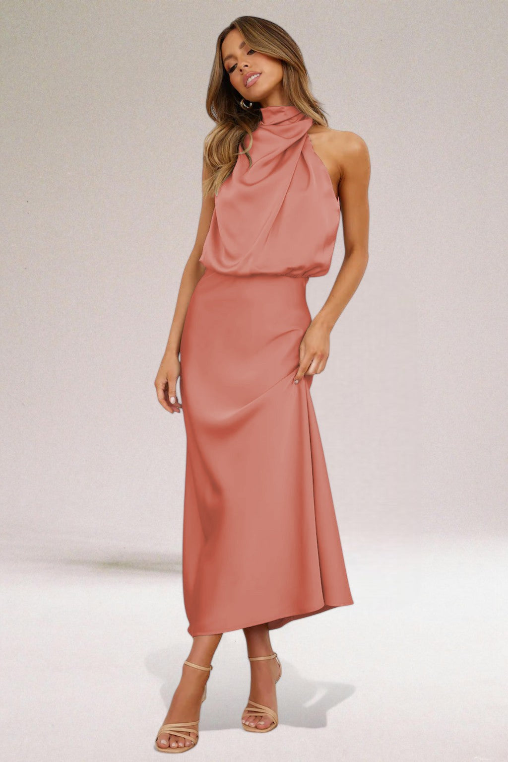 Flavia™ - Vestido Halter  Glamour