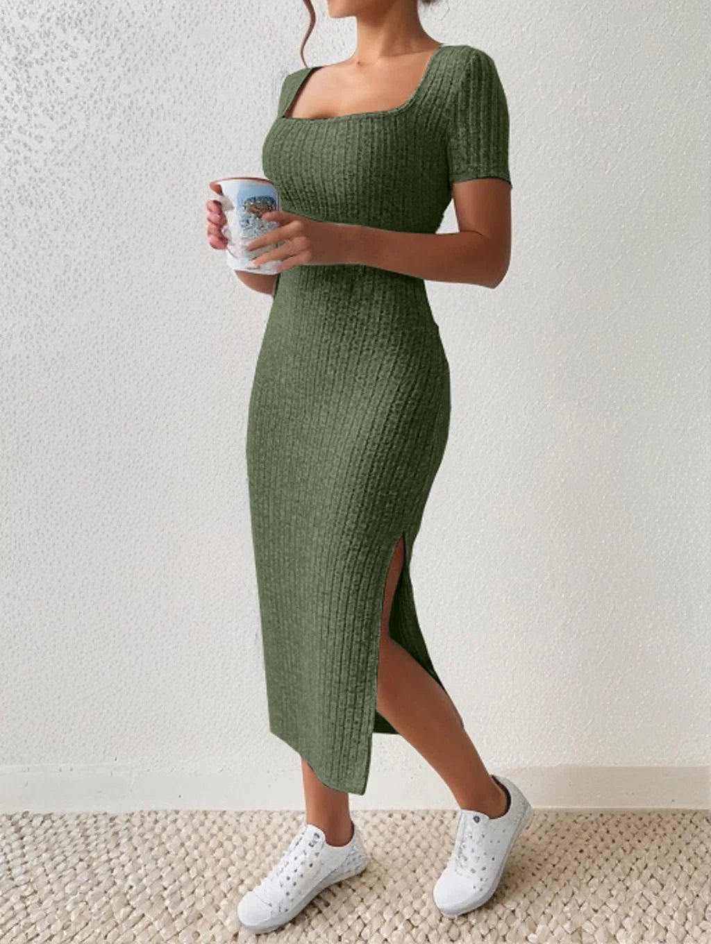 Stefanie® | Vestido de malha com decote quadrado